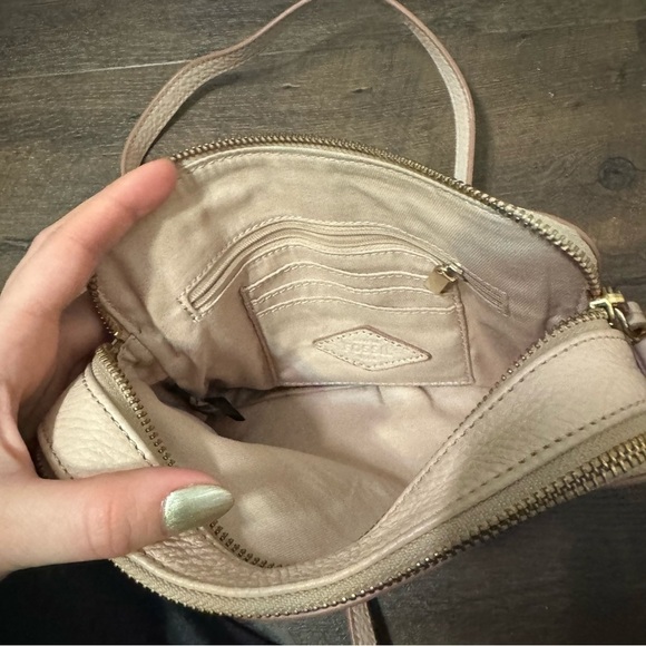 Fossil blush beige genuine leather cross  body bag - Picture 4 of 7